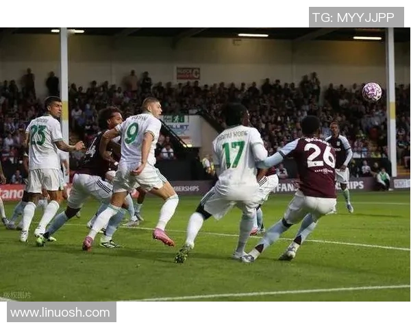 2017年巴特与斯拉维亚激战回顾：一场难忘的欧战对决与精彩瞬间