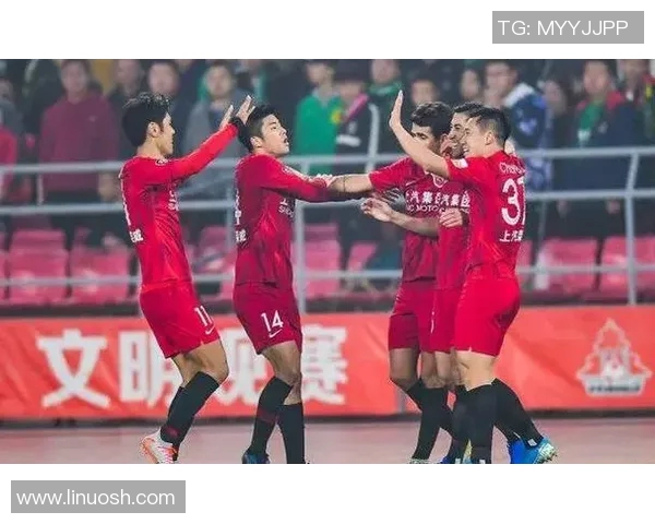 上港与悉尼激战回顾精彩集锦展现足球魅力与激情对决 上港与悉尼激战回顾精彩集锦展现足球魅力与激情对决